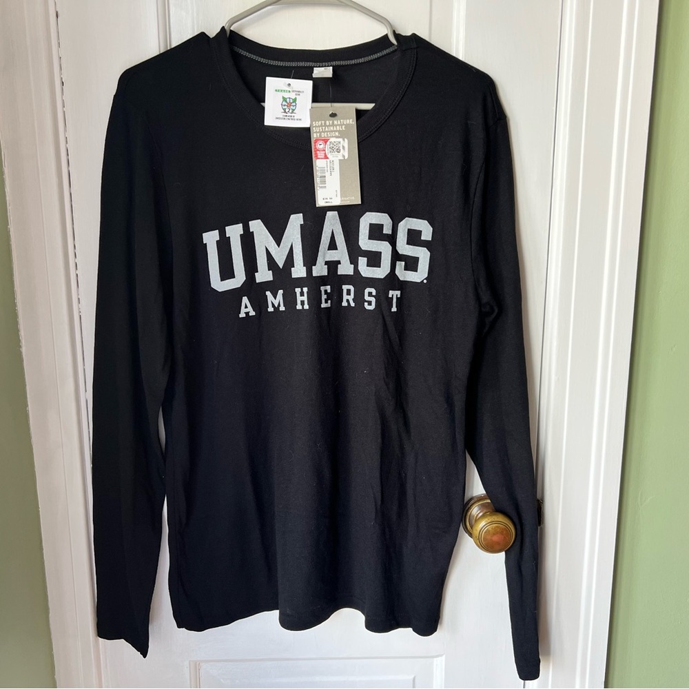 Alternative UMASS  Amherst Black Long Sleeve Shirt NWT Size small